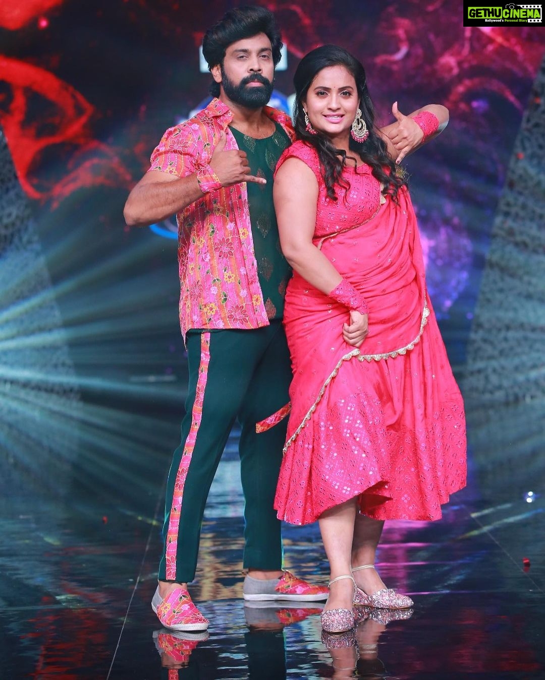 Aata Sandeep Instagram - Don’t Miss to watch “Neethone Dance” biggest reality show today at 6:00pm - 9:00pm on your favourite channel @starmaa. Don’t miss the “Mass Pataka”dance entry by me & jyothi🤙 #StarMaa #NeethoneDance #AataSandeepJyothi #Dance Thank you so much for beautiful costumes @lakshmiprasanna1129 @radhe_shyam_designer_studios @radheshyam_designer_studio Annapurna Studios