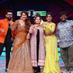 Aata Sandeep Instagram - BB Star War. Don’t Miss to watch Aadivaaram with @starmaa parivaaram this Sunday at 11am only on your favourite channel Star Maa. Thanks for the designer orange jacket @contraditions @revanthofficial @sreemukhi #BiggBossTelugu #UltaPulta #Season7Telugu Thank you @play_media_creations