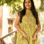 Aayushi Dholakia Instagram – yeh gaana aur yeh garmi, kaafi high chal rahi hai🌻☀️
.
.
.
.
.
.
.
Wearing- @studioanaykaa 
Clicked by- @harshzala_dop 
HMU- @the_mirrored 
#ootddaily #ootdideas #ootd #summerfashion #wearingtoday #fashionforher