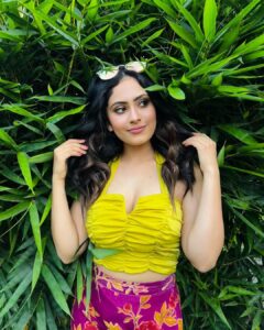 Aayushi Dholakia Instagram - it’s the grill season💗☀️☄️⛱️🍹
.
.
.
.
.
.
hmu- @vanitapatelmakeovers 
#springoutfits #springoutfitideas #ootddetails #summeroutfitideas #summeroutfit