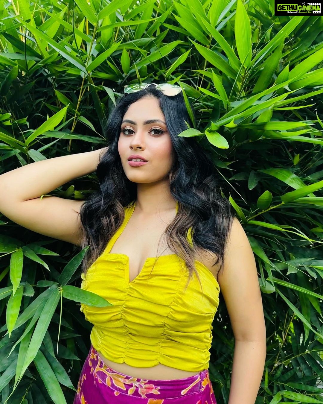 Aayushi Dholakia - 1.8K Likes - it’s the grill season💗☀️☄️⛱️🍹
.
.
.
.
.
.
hmu- @vanitapatelmakeovers
#springoutfits #springoutfitideas #ootddetails #summeroutfitideas #summeroutfit