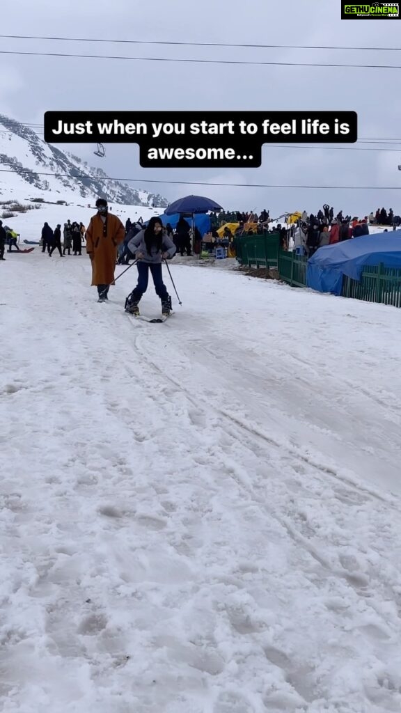 Aayushi Dholakia Instagram - this sport taught me a life lesson⛷️🫠 . . . . #reels #funny #relatabletextpost #relatablecontent #bigmood #icanrelate