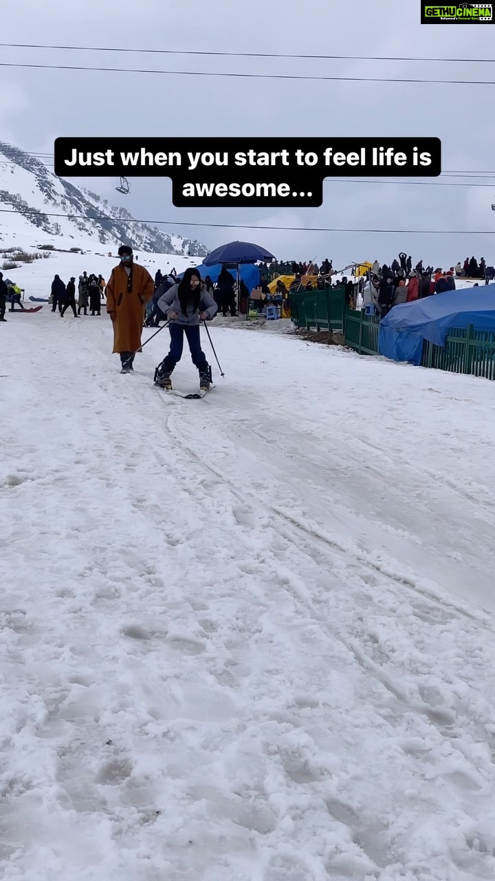 Aayushi Dholakia - 3.2K Likes - this sport taught me a life lesson⛷️🫠
.
.
.
.
#reels #funny #relatabletextpost #relatablecontent #bigmood #icanrelate