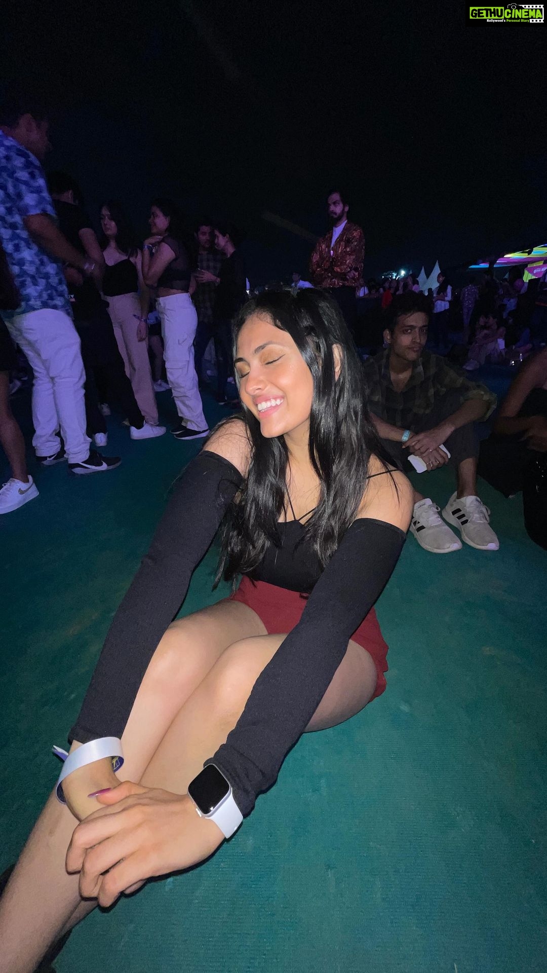 Aayushi Dholakia - 3.3K Likes - @zaeden you made it magical for me🤍✨
It was my first time attending a live concert and it was all the feels🫶🏻💗
.
.
.
.
.
@vibinfestival
#happy #enjoy #dayoffvibes #livethelife #enjoythemoments #enjoyeveryday #momentsoflife #happymind