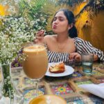 Aayushi Dholakia Instagram – aur uska pehla pyaar🫶🏻🧁
.
.
.
.
.

#foodforfoodie #eatwithme #instafoodlover #foodposts #foodofinsta
