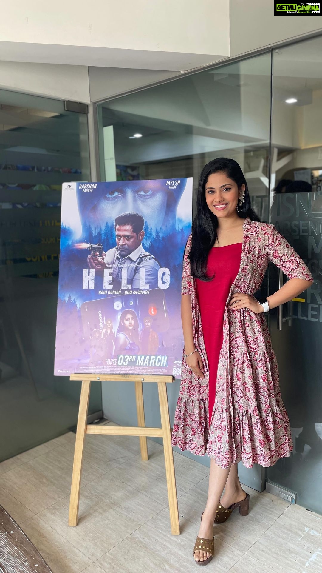 Aayushi Dholakia - 2.7K Likes - ✨MY FIRST FILM BILLBOARD✨🎬🥺
I’m still sinking in the feeling and am extremely grateful for this entire journey🙏🏻🥰
My film ‘HELLO’ is now out in cinemas!! Do watch and let me know your reviews😋📞
@parimalpatelmotionpictures
.
.
.
Wearing- @studioanaykaa
#billboards #billboard #appreciatelife #gratefullness #gratefulmindset #livealifeyoulove