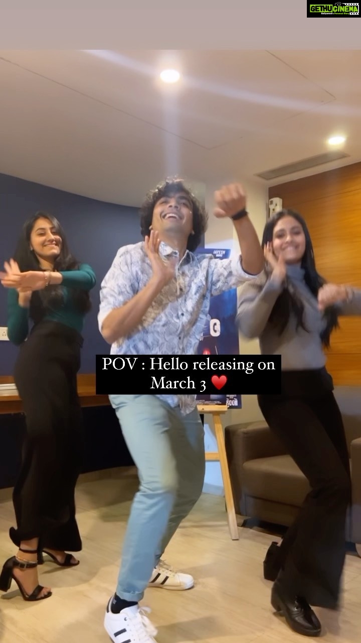 Aayushi Dholakia - 3.6K Likes - As you can see we’re reel-y excited for you guys to watch the film .♥️ The phone’s gonna ring on 3rd March , till then enjoy our dance🤗
@aayushidholakia_ @_rishabhjoshi @neelgagdani
(@_rishabhjoshi you missed this yaar … Wapas karenge✨)
.
.
#Hello#CallingYouOn3rdMarch #GujaratiFilm#dancereels