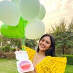 Aayushi Dholakia Instagram – This one is special, 25k followers on Instagram🌟🫶🏻

It had been long since I wasn’t seeing any growth on my page numerically, and was in a constant fix to make it better. Sometimes I blamed the algorithm or at times just thought that it’s not my day. But I kept going and continued creating what I love the most and we are here today🥰✨
Thank you for your constant love and support, long way to go♥️
Special mention to @pizzawalas.india for celebrating this milestone with me💛

#gratefullness #livealifeyoulove #grateful #25k #thankyoueveryone #thanksforyoursupport