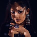 Aayushi Dholakia Instagram - focus on the picture, not the caption🥀 . . . 📸- @artofpixels_studio 💎- @zanzar_nx 💄- @plumzstudio #instamodeling #modelface #modelinglife #modelshot #womanmodel