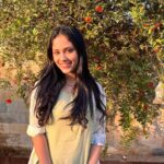Aayushi Dholakia Instagram - 2023 mood check☀️🕶️ . . . #sunkissedskin #soakingupthesun #sunkissed #2023 #happynewyear #newyearmood Vadodara, Gujarat, India