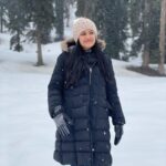 Aayushi Dholakia Instagram – felt like a dream🥺☃️♥️❄️
.
.
.
.
.

#kashmirbeauty #kashmirlovers #beingkashmiri #snowlove #snowmountain Gulmarg, Kashmir