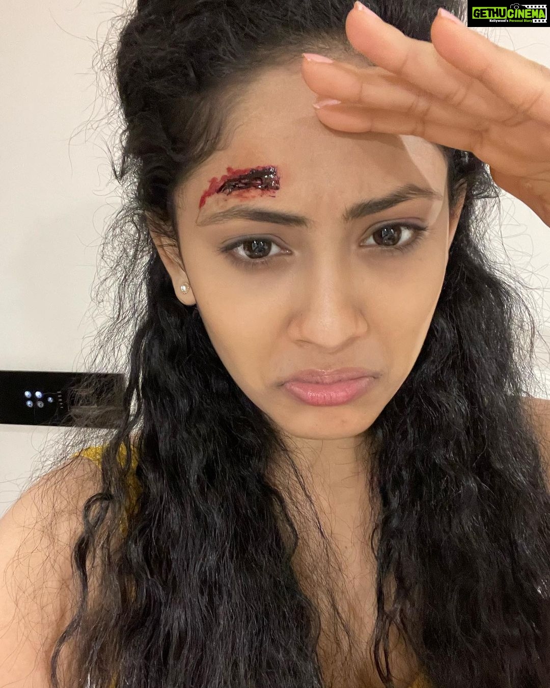 Aayushi Dholakia - 1.5K Likes - Never would have thought that Vedika would come into my life in such a beautiful way and become an integral part of my journey✨ The best thing I learnt from her was that when you love something you give it your all, keeping all the fears aside🥰 Thank you @parimalpatelmotionpictures @neerajjoshiofficial_ @jaymerchant10 @rushi_mehtaa for trusting me with this character🙏🏻 I hope I did justice to it🧿♥️
Here are few of my favourite moments captured during the shoot of HELLO📞😍😋
.
.
.
.
#behindthescene #actingcareer #goodmovies #mymovie #movieshot #bts #instacinema #movie