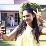 Aayushi Dholakia Instagram – Never would have thought that Vedika would come into my life in such a beautiful way and become an integral part of my journey✨ The best thing I learnt from her was that when you love something you give it your all, keeping all the fears aside🥰 Thank you @parimalpatelmotionpictures @neerajjoshiofficial_ @jaymerchant10 @rushi_mehtaa for trusting me with this character🙏🏻 I hope I did justice to it🧿♥️

Here are few of my favourite moments captured during the shoot of HELLO📞😍😋
.
.
.
.

#behindthescene #actingcareer #goodmovies #mymovie #movieshot #bts #instacinema #movie