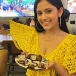 Aayushi Dholakia Instagram – This one is special, 25k followers on Instagram🌟🫶🏻

It had been long since I wasn’t seeing any growth on my page numerically, and was in a constant fix to make it better. Sometimes I blamed the algorithm or at times just thought that it’s not my day. But I kept going and continued creating what I love the most and we are here today🥰✨
Thank you for your constant love and support, long way to go♥️
Special mention to @pizzawalas.india for celebrating this milestone with me💛

#gratefullness #livealifeyoulove #grateful #25k #thankyoueveryone #thanksforyoursupport