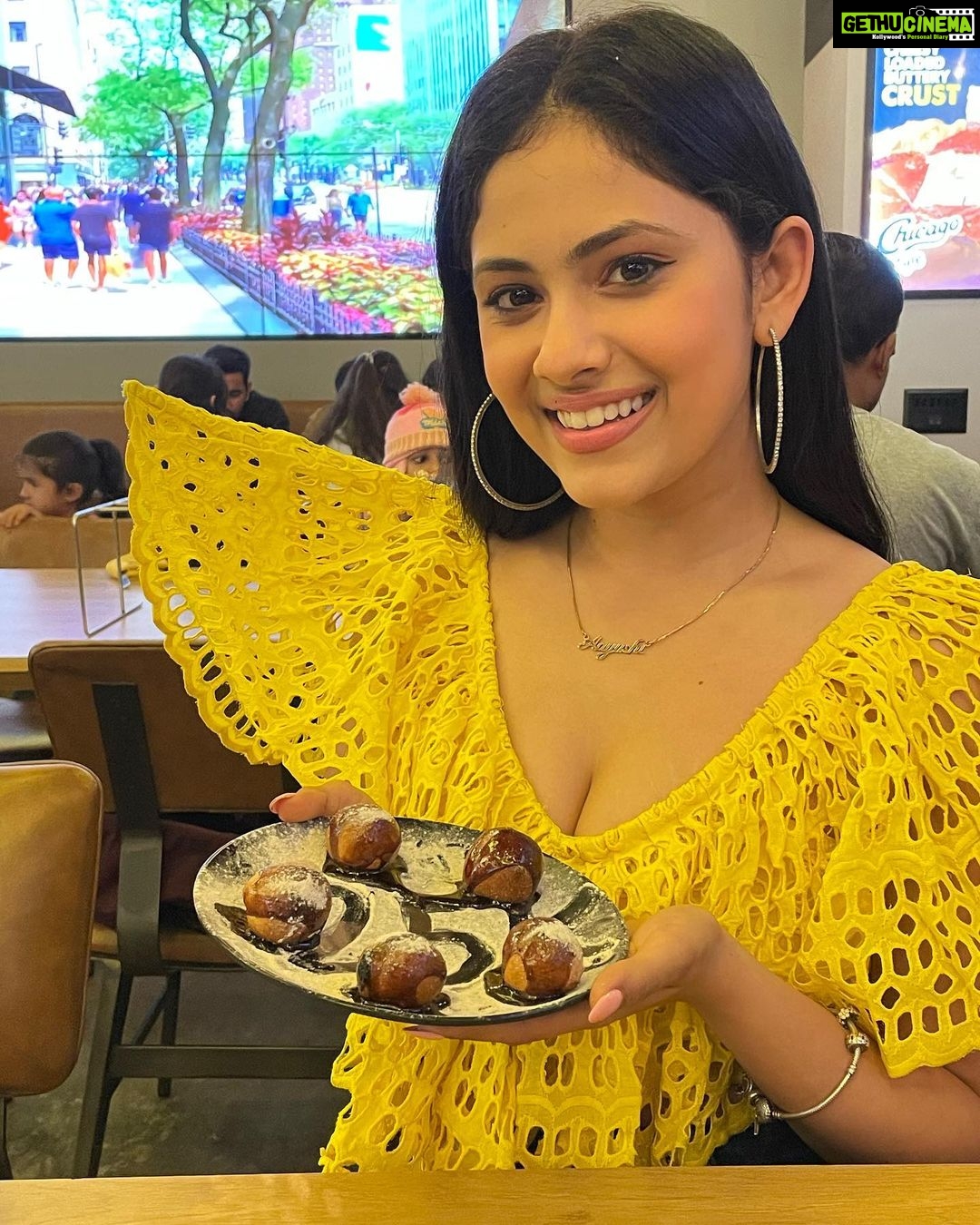 Aayushi Dholakia - 1.3K Likes - This one is special, 25k followers on Instagram🌟🫶🏻
It had been long since I wasn’t seeing any growth on my page numerically, and was in a constant fix to make it better. Sometimes I blamed the algorithm or at times just thought that it’s not my day. But I kept going and continued creating what I love the most and we are here today🥰✨
Thank you for your constant love and support, long way to go♥️
Special mention to @pizzawalas.india for celebrating this milestone with me💛
#gratefullness #livealifeyoulove #grateful #25k #thankyoueveryone #thanksforyoursupport