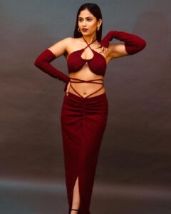 Aayushi Dholakia Instagram - Lady in red🍷✨
.
.
.
.
Campaign for @_rentofy_ 
Make and Hair by- @shraddha_dattaa 
Captured by- @24framesofshrey 

#modelinglife #model #photomodels #fashionmodel #modelshot #womanmodel