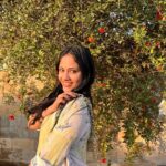 Aayushi Dholakia Instagram - 2023 mood check☀️🕶️ . . . #sunkissedskin #soakingupthesun #sunkissed #2023 #happynewyear #newyearmood Vadodara, Gujarat, India