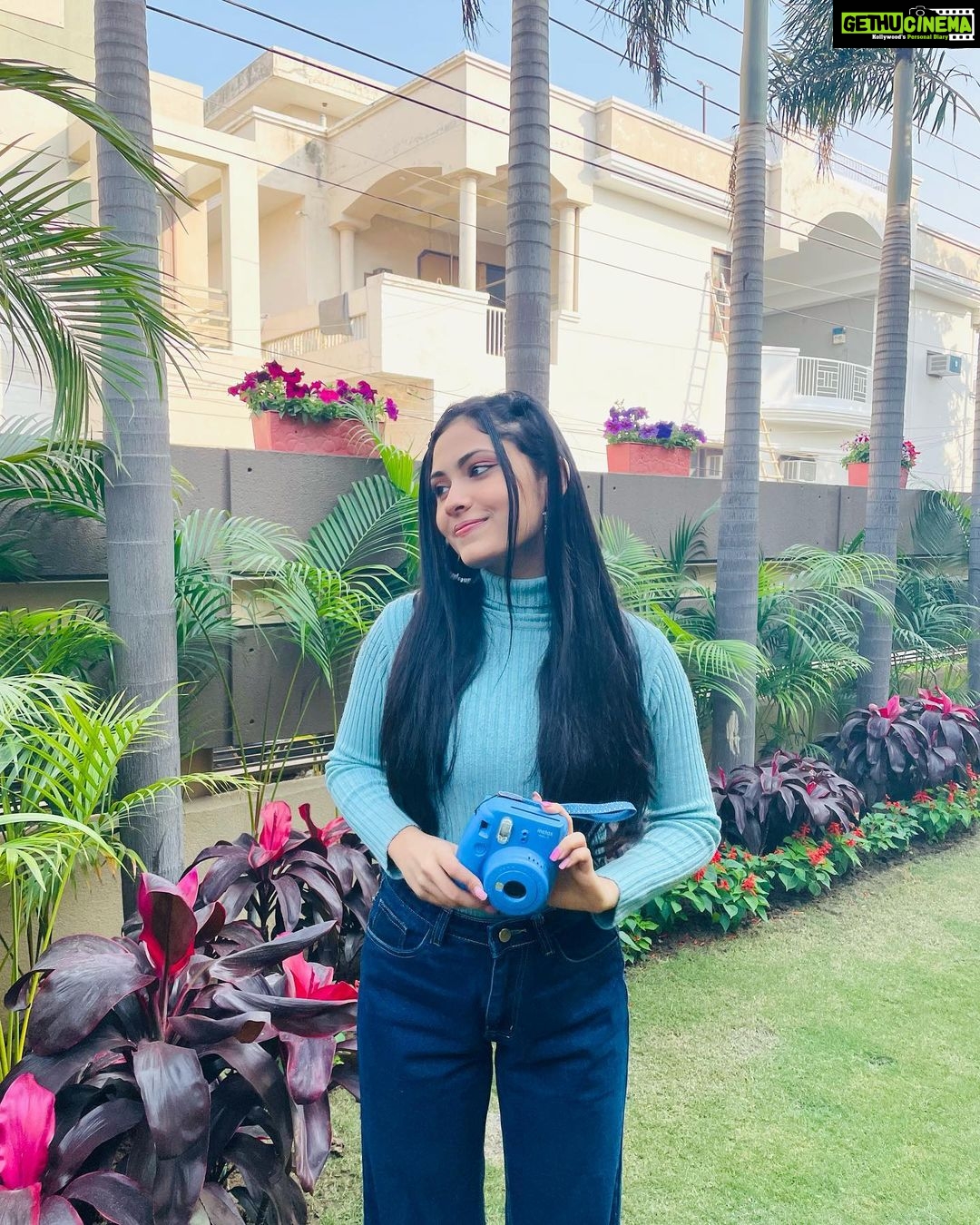 Aayushi Dholakia Instagram - License to chill❄️✨ . . . . . #post #postoftheday #ootd #outfits #ludhiana #punjab #friends #trip #winter #winteroutfit #aayushidholakia #explore #fy #fyp #creator #newpost Ludhiana, Punjab, India