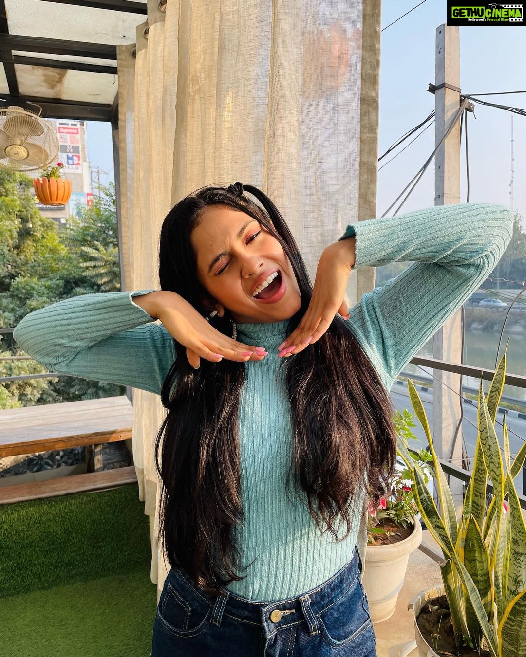 Aayushi Dholakia Instagram - License to chill❄️✨ . . . . . #post #postoftheday #ootd #outfits #ludhiana #punjab #friends #trip #winter #winteroutfit #aayushidholakia #explore #fy #fyp #creator #newpost Ludhiana, Punjab, India