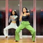 Aayushi Dholakia Instagram - Kahi aag lage lag jaave🔥 Learnt and danced on this fire choreography by @anvishetty 🫶🏻 . . . . 🧠- @anvishetty 📍- @tangerineartsstudio #dancelovers #dancetime #lovefordance #dancemood #lovedancing #dancewithme