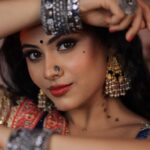 Aayushi Dholakia Instagram - FAV FESTIVAL SOON!!❤️‍🔥💥Neither can I nor these iconic characters can waittt✨🤩😍 >>>Swipe till the last for my favourite look!! Let me know yours in the comments belowww🫶🏻 . . . . Outfits by: @palkindziner Jewellery by: @auraartjewels HMU: @plumzstudio Clicked and edited by: @dpandaproduction #navratrilook #navratrivibes #chaniyacholi #navratri #bollywood #hindimovie #bollywoodfilms