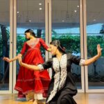 Aayushi Dholakia Instagram - POV: When your heart and mind desires for the same thing🫶🏻 dancing on this beautiful track with @anvishetty was truly very special🥰 . . . . . Choreography- @anvishetty 📍- @tangerineartsstudio #danceitout #lovedancing #dancetime #dancelovers #danceworkshop #lovefordance