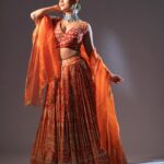 Aayushi Dholakia Instagram - Pari Hoon Main🧚 ✨ IM SORRY BUT I’M STILL NOT OVER THIS LOOK!!🤌🏻😍 . . . . Wearing- @amrinkhanofficial HMU- @plumzstudio Shot by- @artofpixels_studio Jewellery by- @zanzar_nx #fashionshoots #fashionmodeling #modelinglife #fashionmodel #modeling #womanmodel