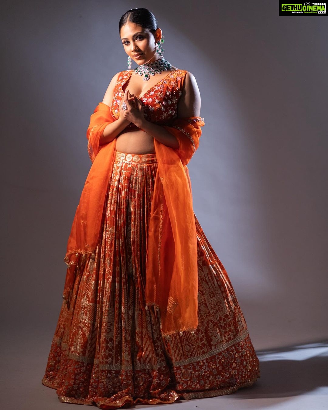 Aayushi Dholakia Instagram - Pari Hoon Main🧚 ✨ IM SORRY BUT I’M STILL NOT OVER THIS LOOK!!🤌🏻😍 . . . . Wearing- @amrinkhanofficial HMU- @plumzstudio Shot by- @artofpixels_studio Jewellery by- @zanzar_nx #fashionshoots #fashionmodeling #modelinglife #fashionmodel #modeling #womanmodel