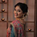 Aayushi Dholakia Instagram - FAV FESTIVAL SOON!!❤️‍🔥💥Neither can I nor these iconic characters can waittt✨🤩😍 >>>Swipe till the last for my favourite look!! Let me know yours in the comments belowww🫶🏻 . . . . Outfits by: @palkindziner Jewellery by: @auraartjewels HMU: @plumzstudio Clicked and edited by: @dpandaproduction #navratrilook #navratrivibes #chaniyacholi #navratri #bollywood #hindimovie #bollywoodfilms