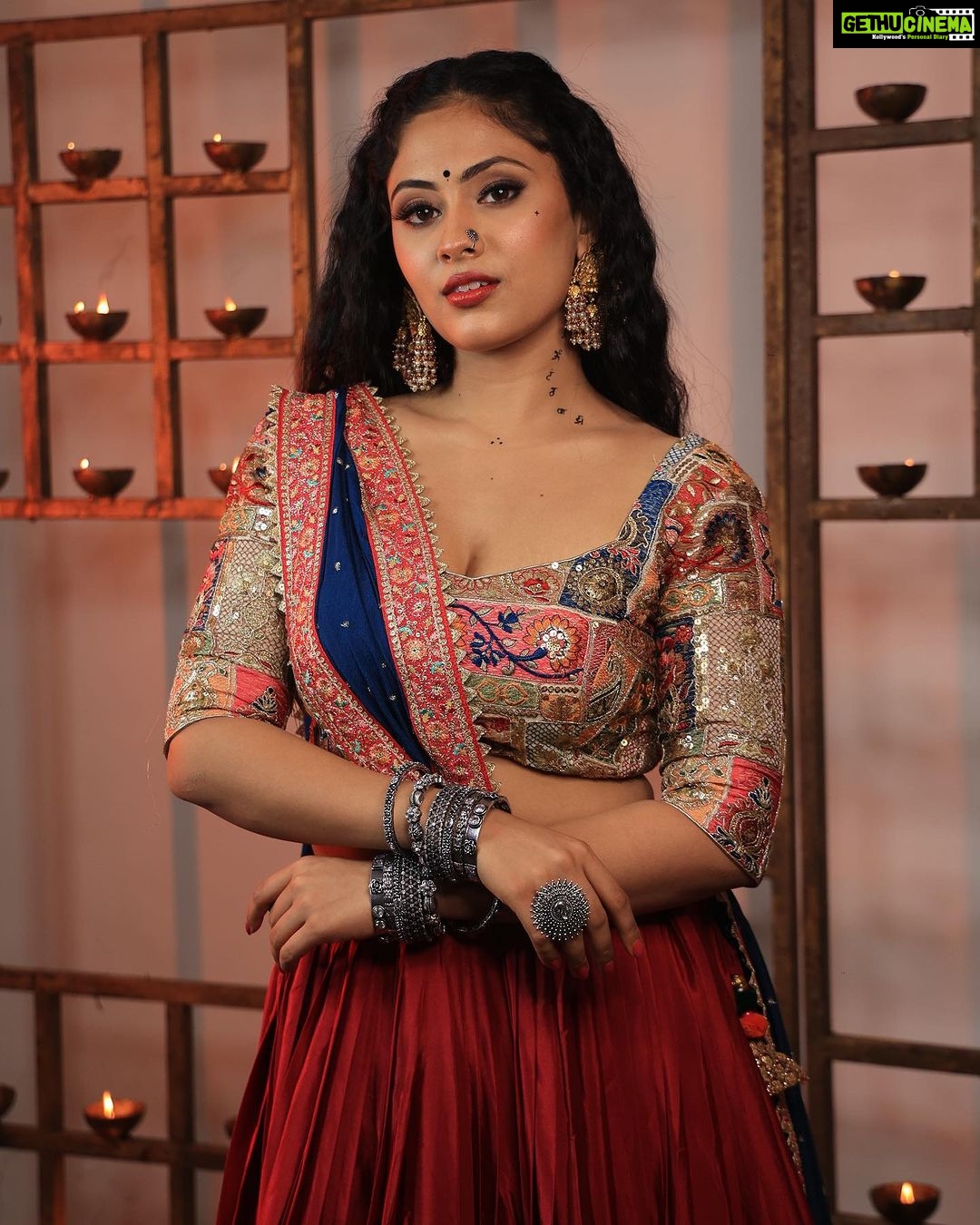 Aayushi Dholakia - 2K Likes - FAV FESTIVAL SOON!!❤️🔥💥Neither can I nor these iconic characters can waittt✨🤩😍
>>>Swipe till the last for my favourite look!! Let me know yours in the comments belowww🫶🏻
.
.
.
.
Outfits by: @palkindziner
Jewellery by: @auraartjewels
HMU: @plumzstudio
Clicked and edited by: @dpandaproduction
#navratrilook #navratrivibes #chaniyacholi #navratri #bollywood #hindimovie #bollywoodfilms