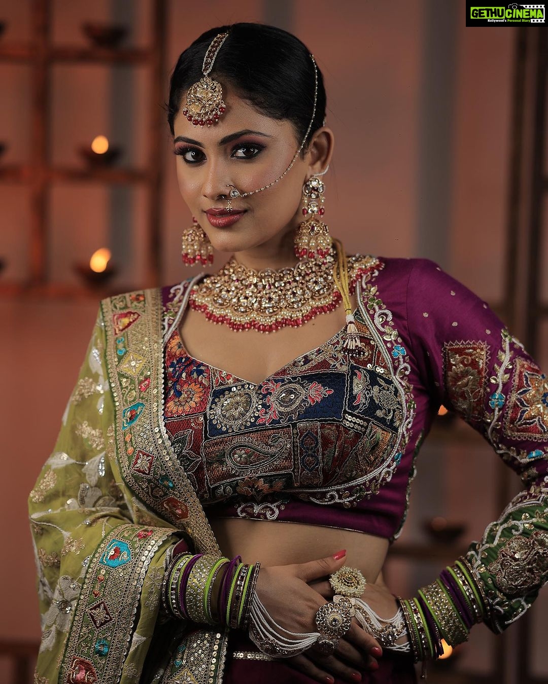 Aayushi Dholakia - 2K Likes - FAV FESTIVAL SOON!!❤️🔥💥Neither can I nor these iconic characters can waittt✨🤩😍
>>>Swipe till the last for my favourite look!! Let me know yours in the comments belowww🫶🏻
.
.
.
.
Outfits by: @palkindziner
Jewellery by: @auraartjewels
HMU: @plumzstudio
Clicked and edited by: @dpandaproduction
#navratrilook #navratrivibes #chaniyacholi #navratri #bollywood #hindimovie #bollywoodfilms
