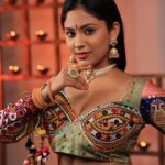 Aayushi Dholakia Instagram - FAV FESTIVAL SOON!!❤️‍🔥💥Neither can I nor these iconic characters can waittt✨🤩😍 >>>Swipe till the last for my favourite look!! Let me know yours in the comments belowww🫶🏻 . . . . Outfits by: @palkindziner Jewellery by: @auraartjewels HMU: @plumzstudio Clicked and edited by: @dpandaproduction #navratrilook #navratrivibes #chaniyacholi #navratri #bollywood #hindimovie #bollywoodfilms