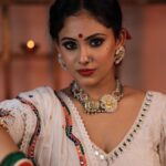 Aayushi Dholakia Instagram - FAV FESTIVAL SOON!!❤️‍🔥💥Neither can I nor these iconic characters can waittt✨🤩😍 >>>Swipe till the last for my favourite look!! Let me know yours in the comments belowww🫶🏻 . . . . Outfits by: @palkindziner Jewellery by: @auraartjewels HMU: @plumzstudio Clicked and edited by: @dpandaproduction #navratrilook #navratrivibes #chaniyacholi #navratri #bollywood #hindimovie #bollywoodfilms