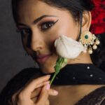 Aayushi Dholakia Instagram – picture abhi baaki hai🎬🌹
.
.
.
.
.
.
HMU- @plumzstudio 
Captured by- @wanderingwithdreamer 
#deepikapadukon #deepika #bollywood #hindimovie #bollywoodfans #bollywoodworld #recreating