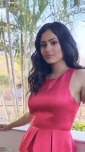 Aayushi Dholakia Instagram - My 15sec attendance🍷🌹🤌🏻
.
.
.
.
.
Look created by- @vanitapatelmakeovers 
#modelinglife #fashionshoots #modelshot #womanmodel #fashionmodelling #modellingshoot