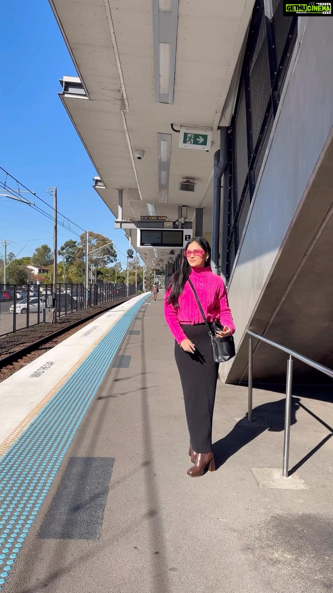 Aayushi Dholakia Instagram - Bringing Bollywood to the streets of Sydney!!🙈💖✨🥰 . . . . . #reels #travel #thisisaustralia #tourismaustralia #bollywoodfans #bollywoodworld #bollywood Qvb- Queen Victoria Building