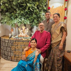 Abhidnya Bhave Instagram - 😌🙏Shree Swami Samarth  Ganpati bappa Moraya🙏😌

Khara hoi jaga shraddhes hit,
Kasa Hoshi thawin tu swami bhakti,
Aathav kitida dili tyanich Sath,
Nako dagmagu swami detil hath,
Ashakya hi shakya kartil swami🙏

#bestpartoftheyear
#missyouaaji😘