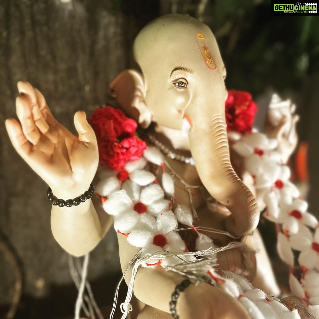 Abhidnya Bhave Instagram - Ganpati Bappa 2023 मूर्तीकार - @mangalmurtiarts_ankush_kambli 🙏🏻🙏🏻 #swamirupimahadev #swamisamarth #ganpatibappa2023 #pai #bhave