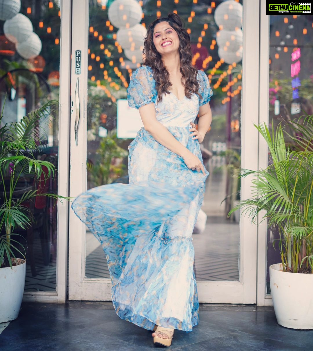 Abhidnya Bhave Instagram - What a happy memory looks like✨🌻🧚♀️ #dancingtothetunesoflife Photographer : @rk_fotografo Makeup : @makeupbyurmee Hair : @celebsmakeupbysejal Stylist/Designer : @chiffoungary_designandstyle X @garykaurk Location : @jlwamumbai X @picturenkraftofficial Managed by : @ankurghatge_