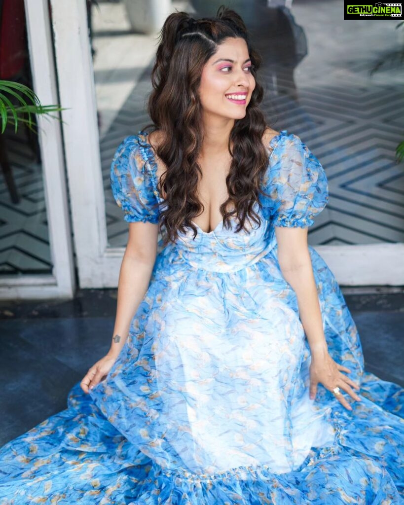 Abhidnya Bhave Instagram - Just a fairy writing her own tale🧚‍♂️❤️✨🌻 📸: @rk_fotografo 😚: @makeupbyurmee 🙆 : @celebsmakeupbysejal 👗 : @chiffoungary_designandstyle X @garykaurk Location : @jlwamumbai X @picturenkraftofficial Managed by : @ankurghatge_