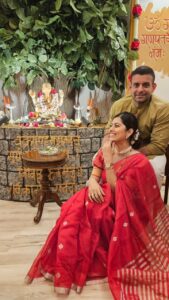 Abhidnya Bhave Instagram - Hya varshicha bappa Hota khaas,
Swami rupat tyane dili amchi saath!!🙏

Thank you @mangalmurtiarts_ankush_kambli once again for making our bappa perfect!!! One more year filled with emotions and joy!!!!

#pudhchavarshilavkaryaa🙏