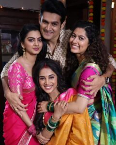 Abhidnya Bhave Instagram - Until now❤️✨😘🧿⭐ Congratulations!! You all just made it to my heart😸🌻. #bestteam #bateinkuchunkahisi❤️ #longwaytogo❤️