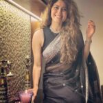 Abhidnya Bhave Instagram - ✨⭐🙏🧿🖤 #sareelove #blacklove #diwalidinner 📸 @rohan.mantri