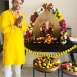 Abhishek Kumar Instagram - नए कार्य की शुरुआत अच्छी हो हर मनोकामना सच्ची हो गणेश जी का मन में वास रहे इस गणेश चतुर्थी आप अपनों के पास रहें गणेश चतुर्थी की शुभकामनाएं! #AbhishekKumar #SabAchakarnaPrabhu 🙏