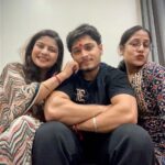 Abhishek Kumar Instagram - Happy Raksha Bandhan To Everyone ❤️🫰🥹 Raksha bandhan to theek hai per i saal ka mahoorat aese time pe tha k hum sab ready bhi nahi ho paaye + Ye din sirf behno ka hai hum bhaiyo ki to kamaai hi lutt jati hai😝 just kidding 😅 Once again Happy Raksha bandhan ❤️