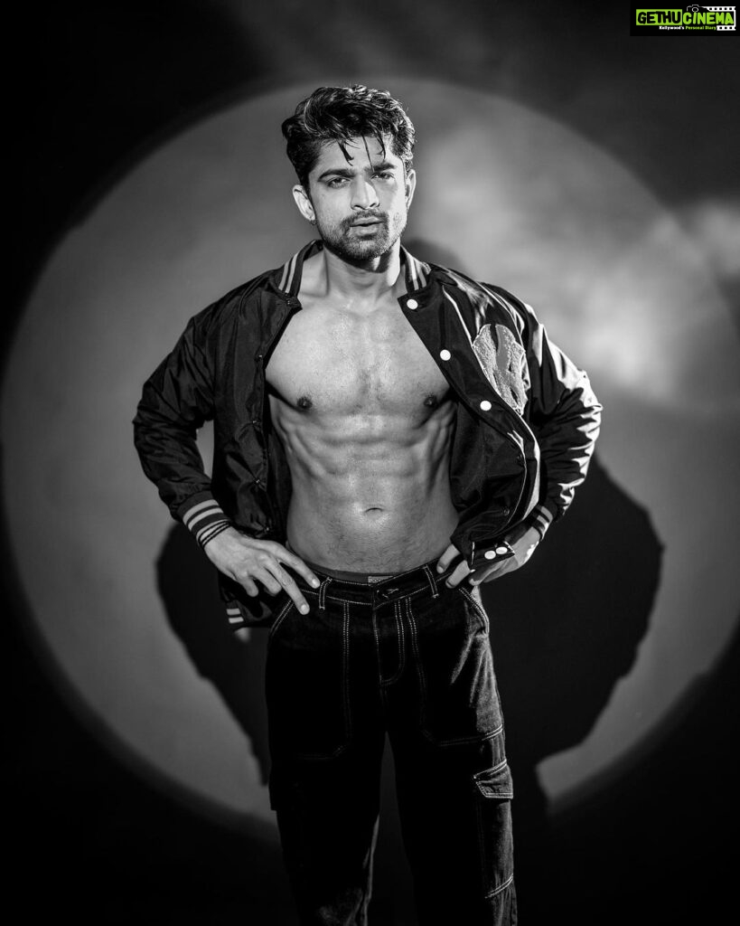 Abhishek Kumar Instagram - "Whenever I feel bad, I use that feeling to motivate me to work harder. I only allow myself one day to feel sorry for myself. When I'm not feeling my best, I ask myself, 'What are you going to do about it?' I use the negativity to fuel the transformation into a better me." . . 📸 @retouchbyhim 📍 @influencer.city08 #AbhishekKumar