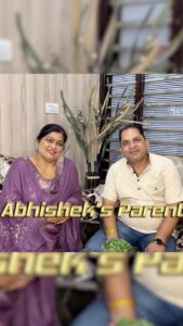 Abhishek Kumar Instagram - मैं कैसे हार जाऊं तकलीफो के आगे,
मेरी तरक़्क़ी की आस में मेरे माँ-बाप बैठे है।
.
Jai mata di 🙏
.
#abhishekkumar #abhishekavengers #happydiwali #family #bb17 #colors #jiocinema