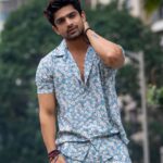 Abhishek Kumar Instagram - सफ़र ख़ूबसूरत है मंज़िल से भी . . Outfit by:- @gritstonesofficial Shoot & edit- @ic_productions08 . . #abhishekkumar #abhishekavengers #bb17 #colors #jiocinema