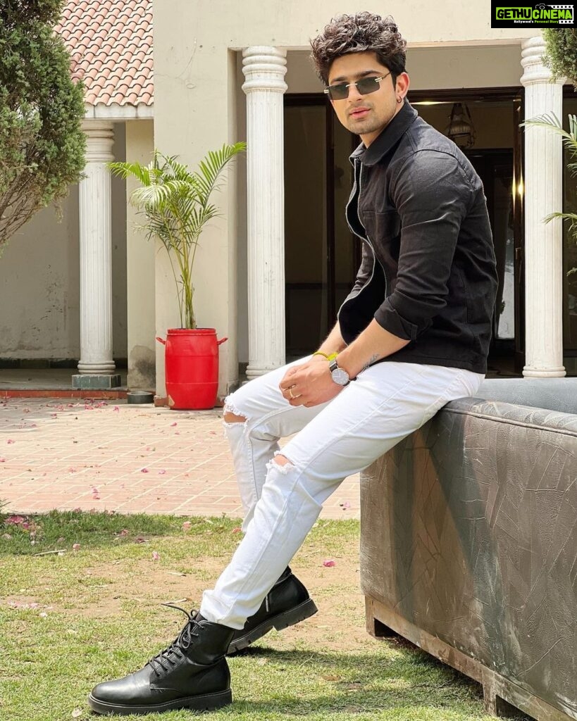 Abhishek Kumar Instagram - Where there’s an Ending, There’s a new era of Beginning 🔥 . . . #AbhishekKumar #NewMusicVideo #punjabisongs #Pollywood #Punjab 😍 Zirakpur