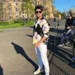 Abhishek Kumar Instagram - Hardwork : No one cares ☝️ Success : Everyone stares ✌️ . . . #Shooting #Udaariyaan #londondiaries #AbhishekKumar #AmrikSinghVirk #outdoor #shoots #London #glasgow Park District, Glasgow